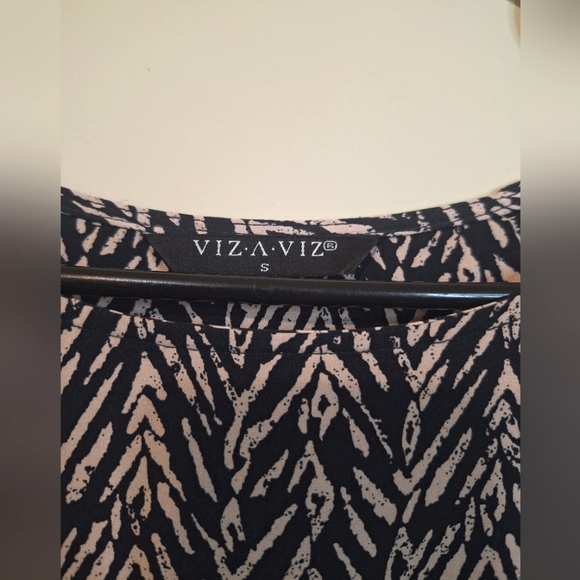 Viz a Viz small 100% viscose 3/4 sleeve tribal print tan black tunic - Picture 2 of 6